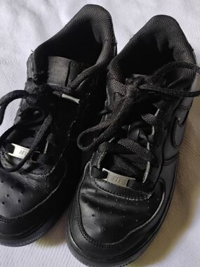 Nike Black Leather Low-Top Sneakers